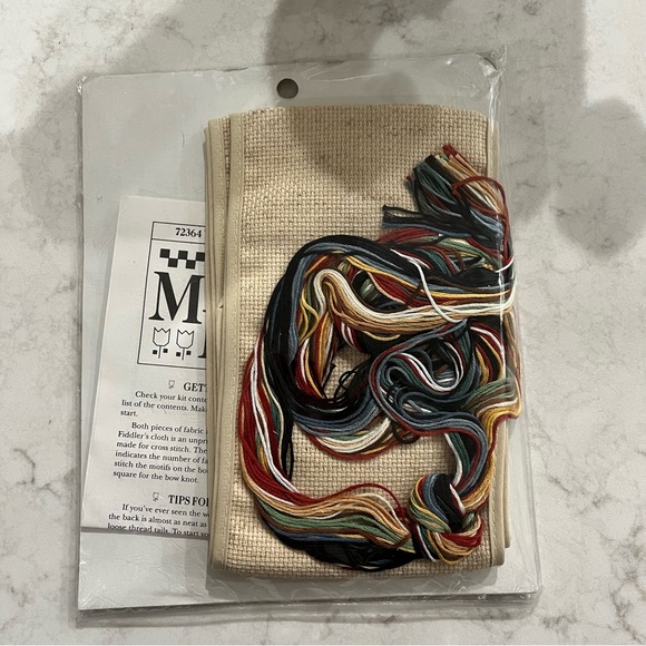 NWT Debbie Mumm Bows Where Friends Meet Counted Cross Stitch Kit - Picture 13 of 14